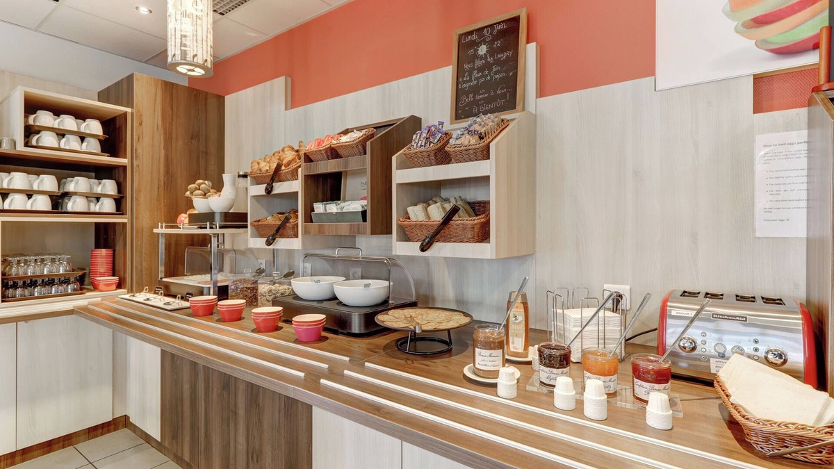 Saint-Victor Hotel | ACE Hôtel Montluçon