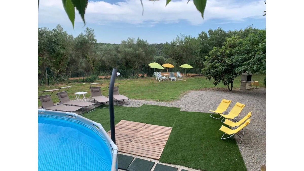 Sant Ferriol Cottage | Acogedora casa con amplio jardín y piscina