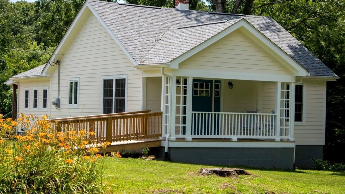 Warm Springs Cottage | Acorn Cottage Village of Bacova in Bath County, VA