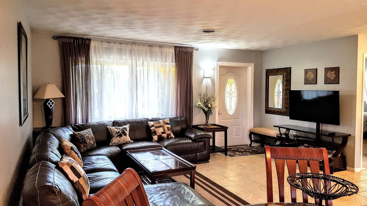 Warm Mineral Springs House | ACROSS FROM WARM MINERAL SPRING