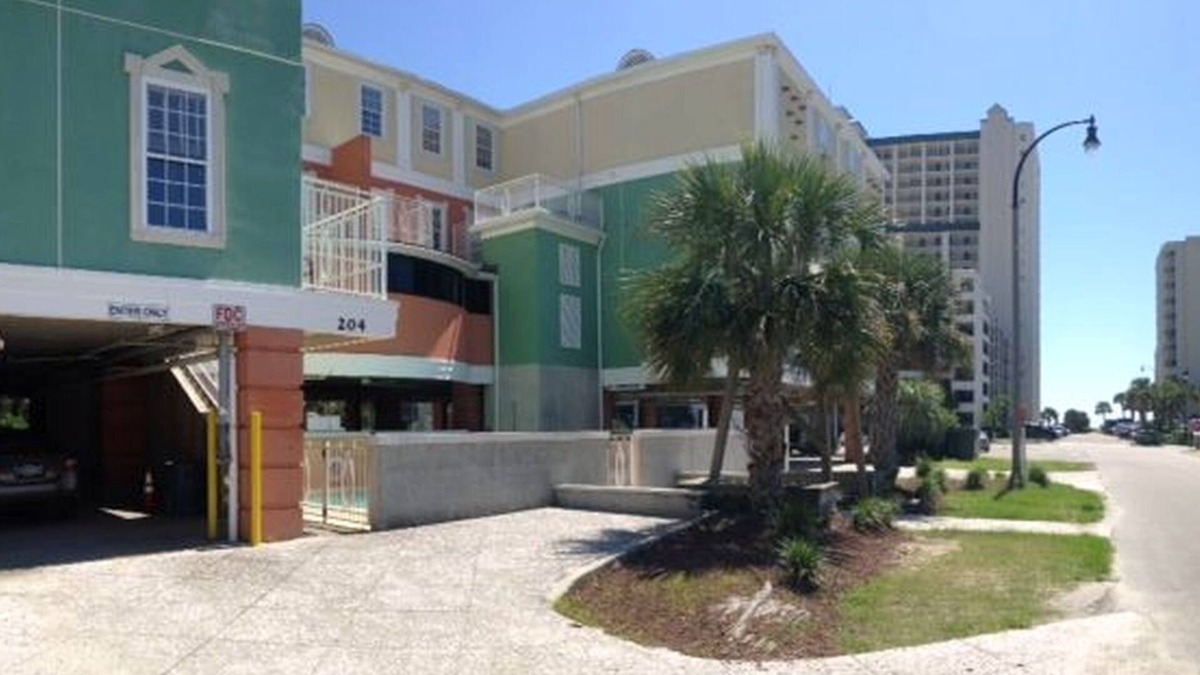 Ash House | Across the street from the ocean!