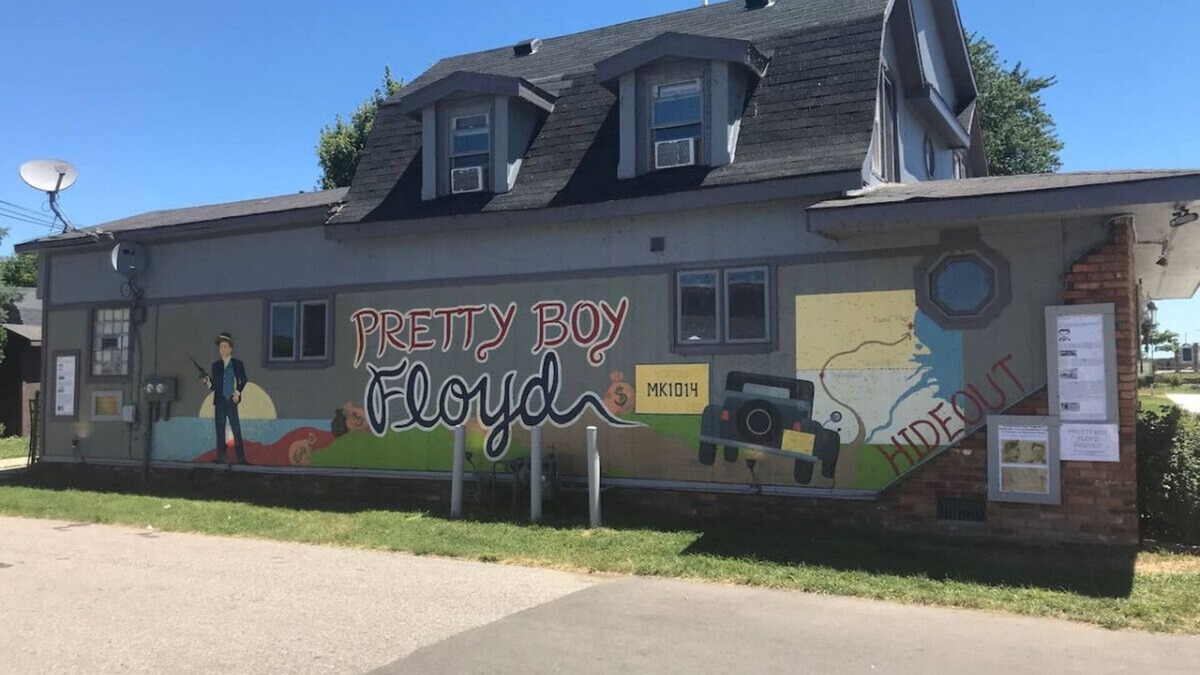 Luna Pier House | Actual Pretty Boy Floyd Hideout Lake Erie, MI