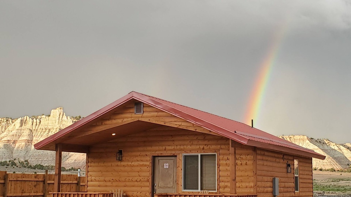 Cannonville Cabin | ADA accessible, quaint and spacious cabin in the heart of Bryce Canyon Country