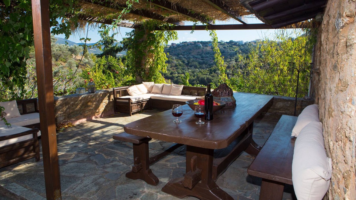 Steni Dirfyos Cottage | Adagio Stone Cottage w/2 BR & a lovely yard