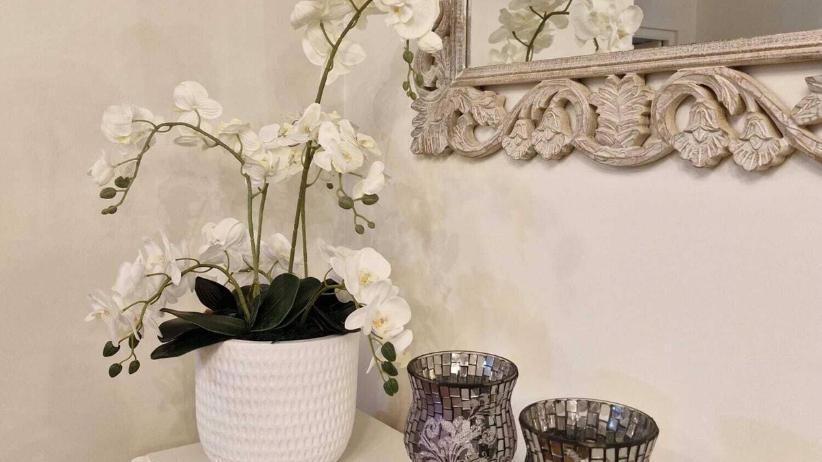 Teringie House | Adelaide Escape: Two-Storey Home Near City & Hills