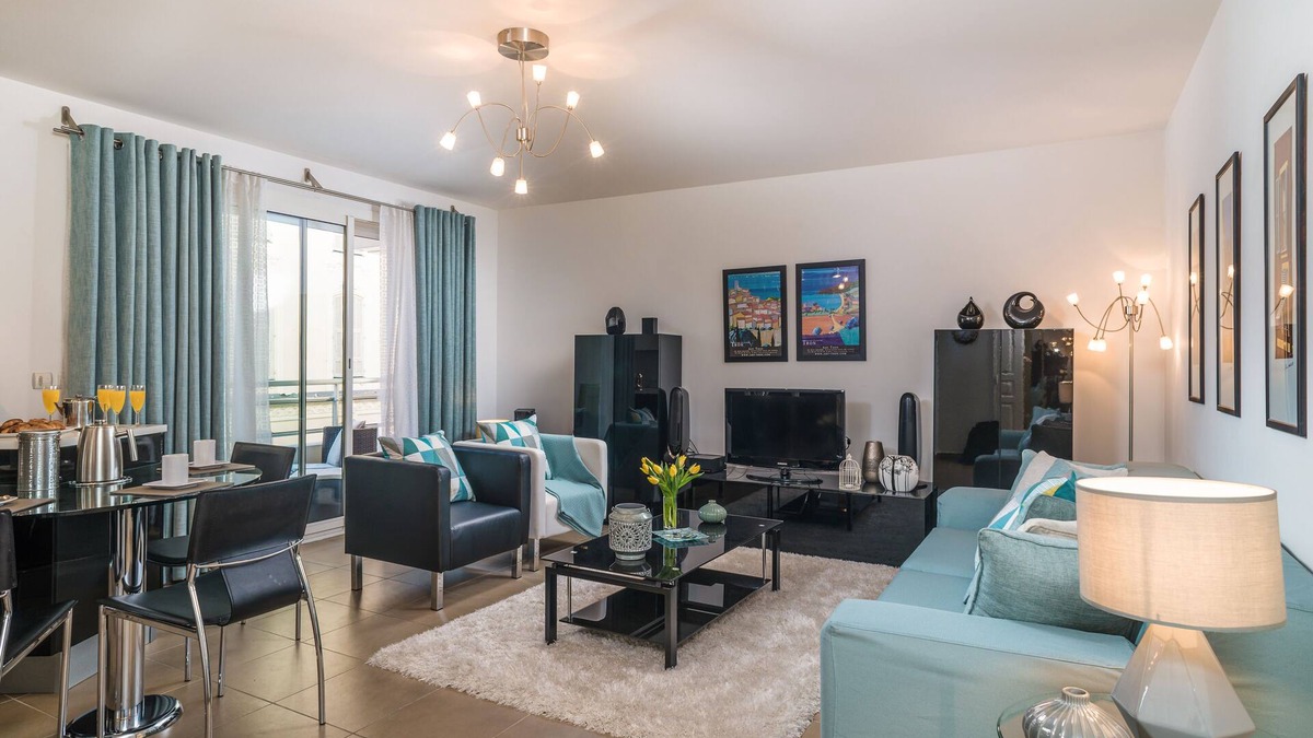 Thiers Apartment | Adele - Elegant with modern styling VRBO