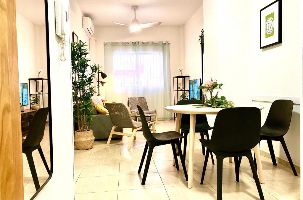 El Palmar Apartment | Adelfa - 2 hab, AA, parking gratis, junto Hospital