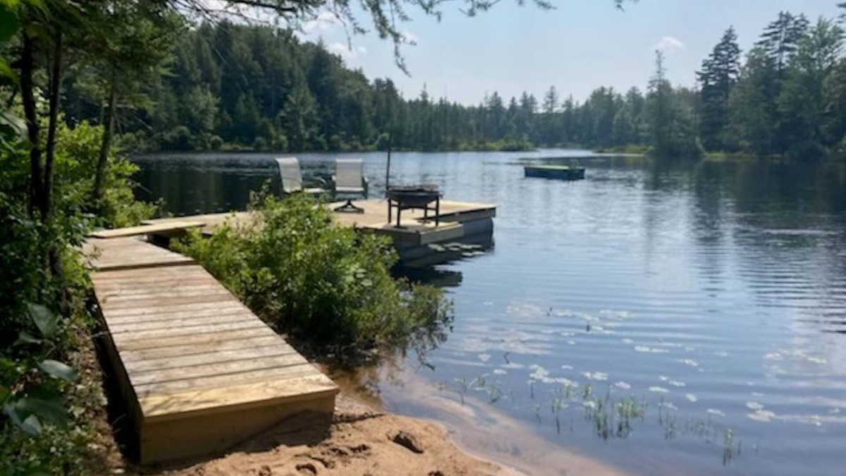 Croghan Cabin | Adirondack Cabin w/Kayaks, Direct Snowmobile&ATV Trails, Swimming, Hiking, WiFi