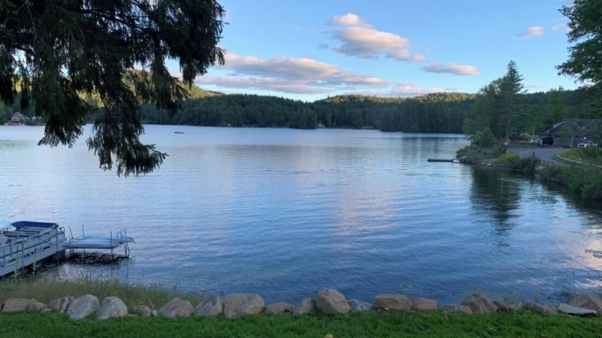 Wells House | Adirondack Lakefront Getaway Newly renovated, Fireplace, Gameroom, Close to Gore