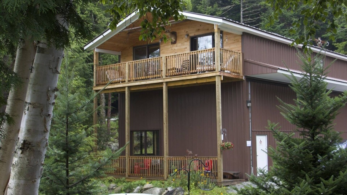 Saranac Lake Cottage | Adirondack Vacation Rental - close to water's edge *Open Spring/Summer/Fall*