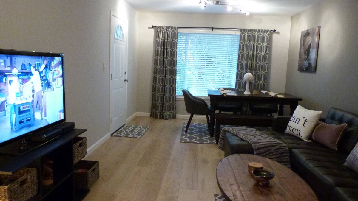 Carmichael House | Adison SILVER Organic Garden & Barbecue, Easy Access to Hwy, Downtown & Airport
