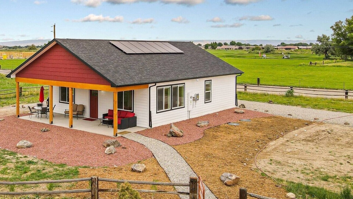 Fruita Cottage | Adobe Creek Cottage - Serene Setting Close to Golf, Mountain Biking & Hiking