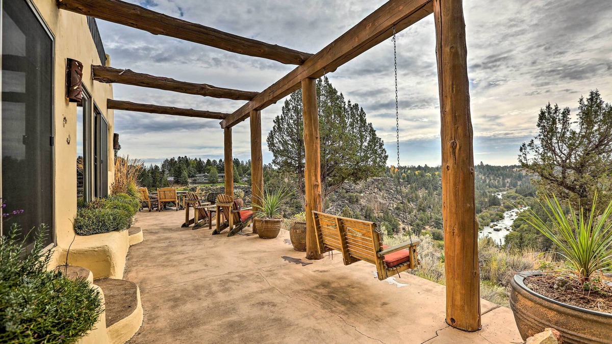 Redmond House | Adobe Home - River & Mtn Views w/Hot Tub!