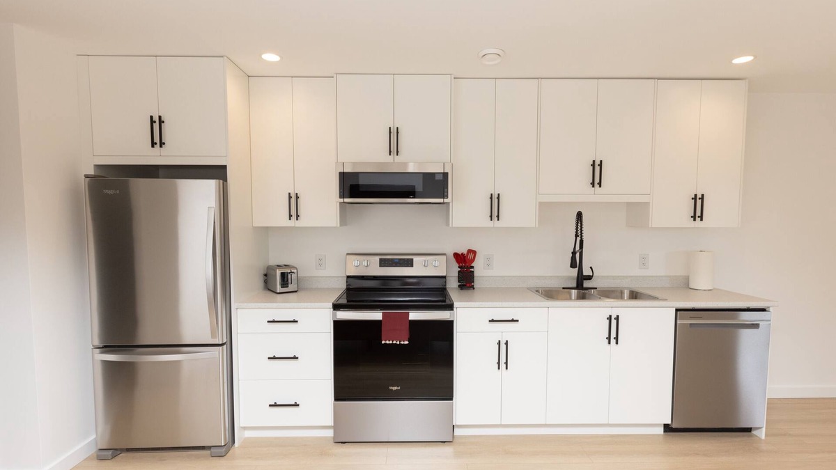 Courtenay House | Adorable 1 Bedroom Modern Suite