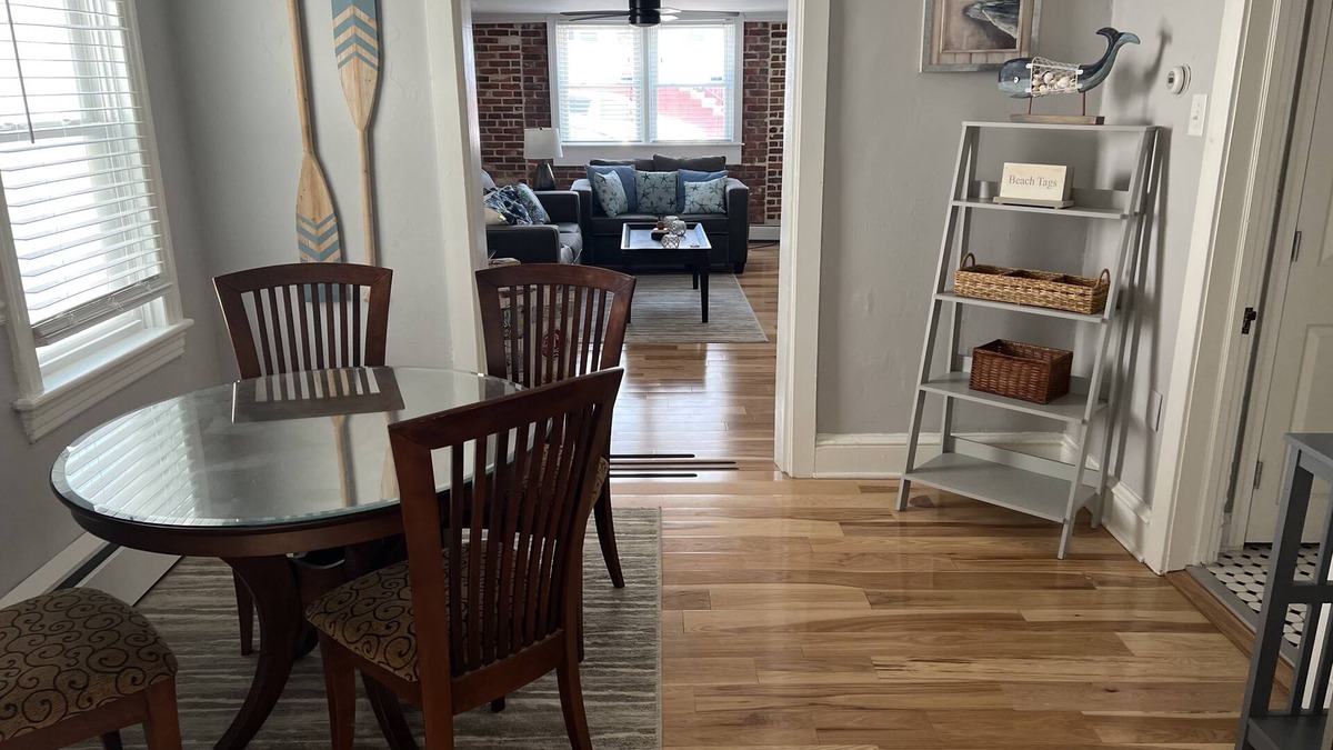 Ventnor City Apartment | Adorable 1st floor apartment 2 blocks to the beach.