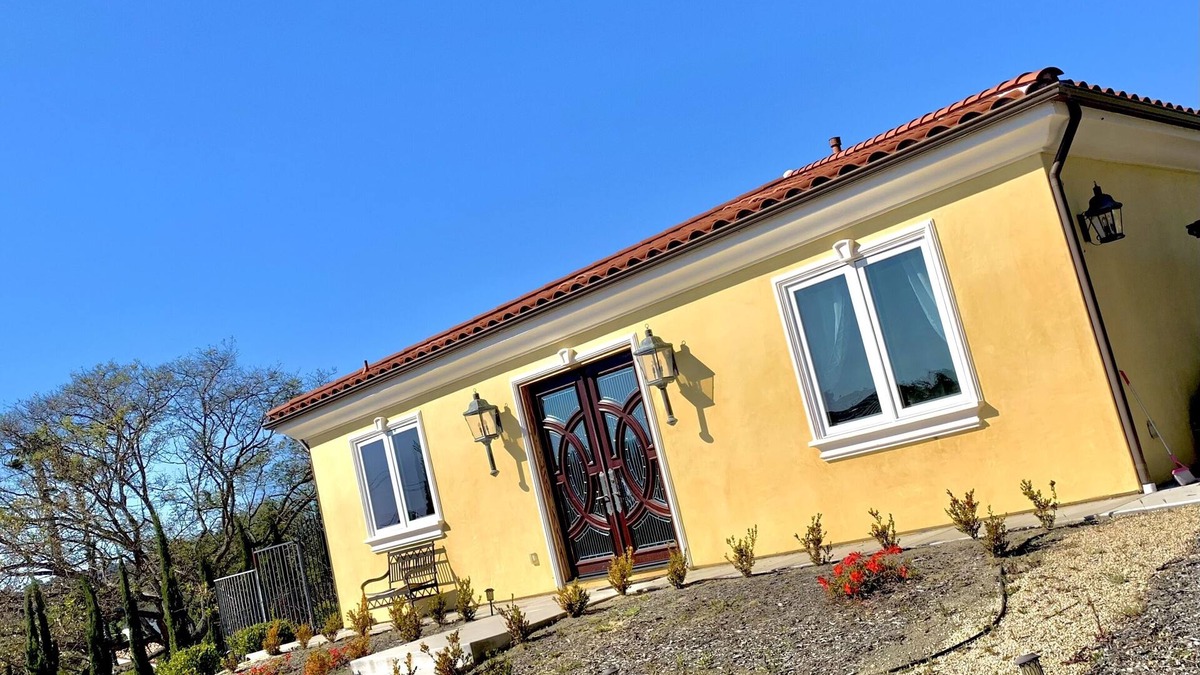 Rancho Santa Fe Cottage | Adorable 2 Bedroom Guest House, 12 minutes from beach, 7 minutes from shopping