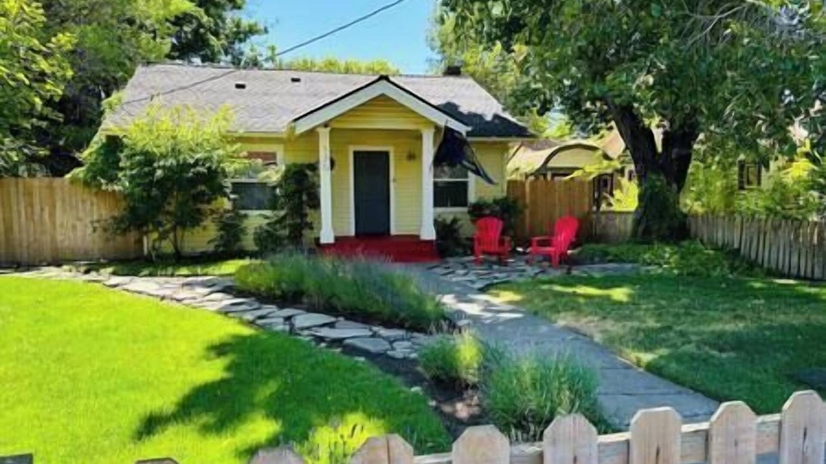 Old Bend House | Adorable 3 bedroom 1/2 mile to Downtown & Old Mill