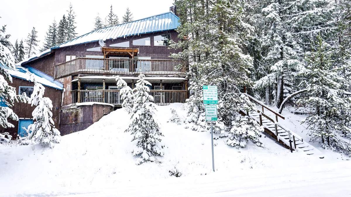 Government Camp House | Adorable and Spacious Cabin in the Heart of Government Camp -Close to Ski Access