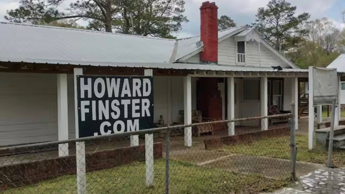 Summerville Apartment | Adorable apartment with AC in the Howard Finster Vision House Museum