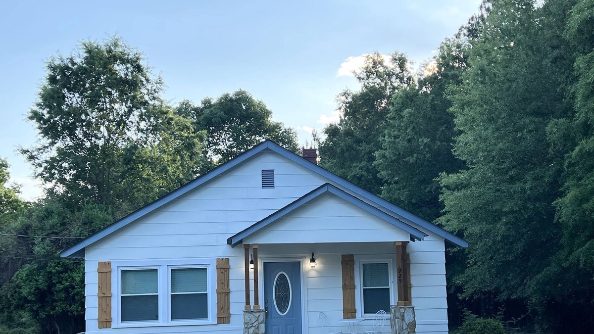 Badin House | Adorable Bungalow...near Badin Lake and Lake Tillery!