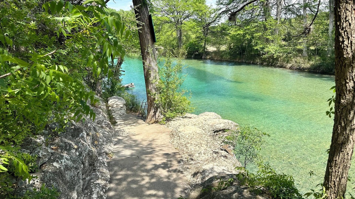 Concan Cabin | Adorable cabin STEPS away From the Crystal Clear Frio River - Terrace #3