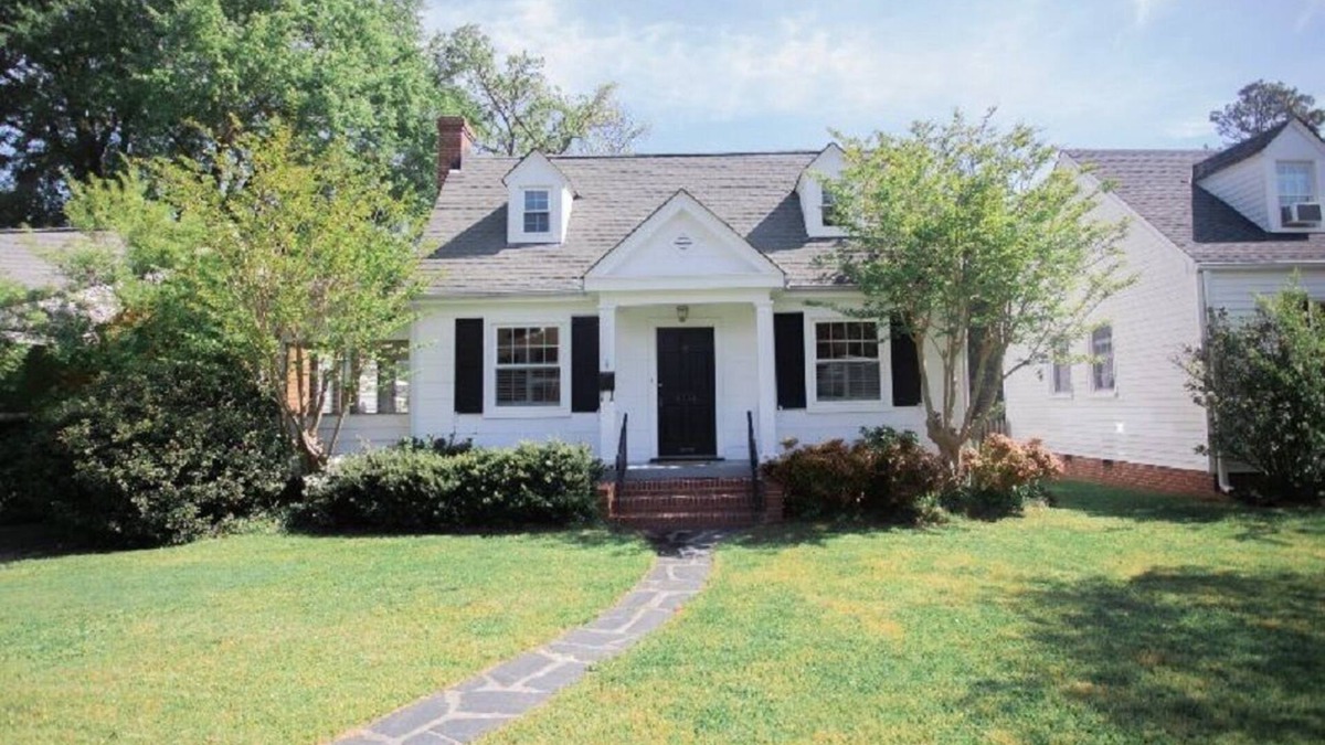 Willow Lawn House | Adorable cape cod in quiet & safe neighborhood. Location, Location, Location!