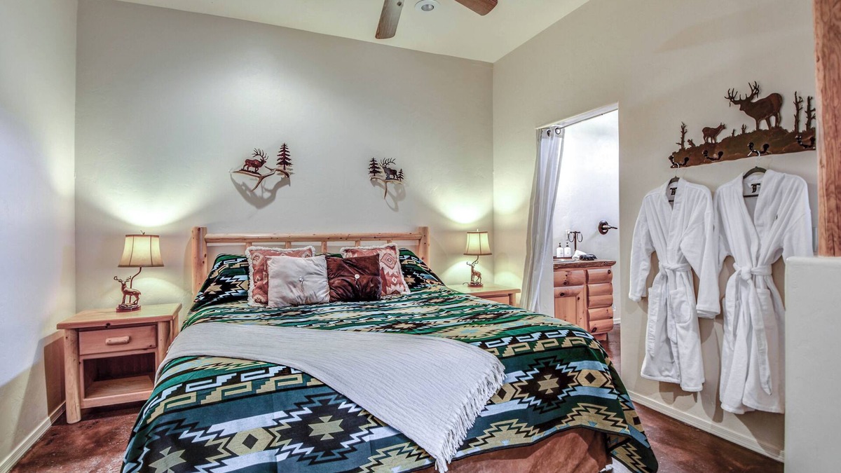 Casa Grande House | Adorable Casita with private entry and porch. Enjoy the Sonoran Desert Serenity.