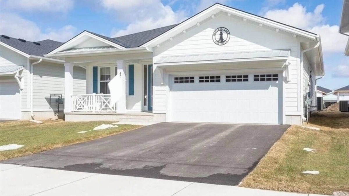 Port Stanley House | Adorable Cottage in Port Stanley