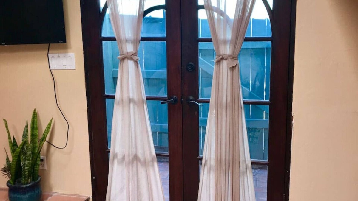 Bay Ho Condo | Adorable Cottage near Mission Bay, Monthy