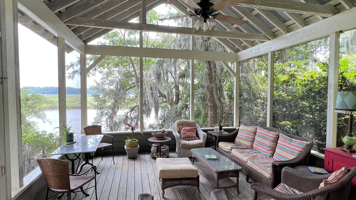 Charleston County Cottage | Adorable Cottage overlooking the Toogoodoo River