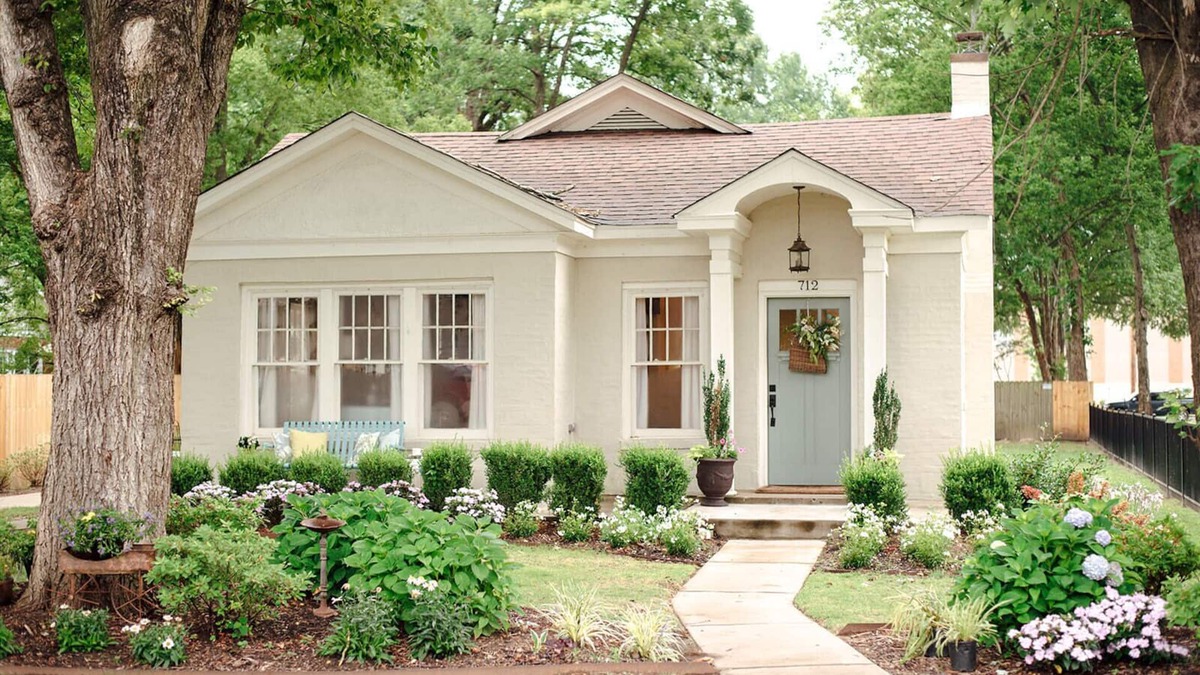 Conway Cottage | Adorable historic cottage close to downtown and colleges