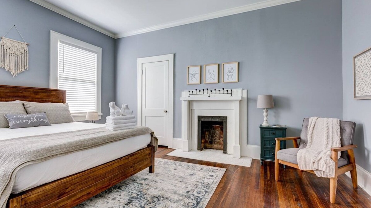 Cherry House | Adorable Home - Southern Charm - Excellent Location