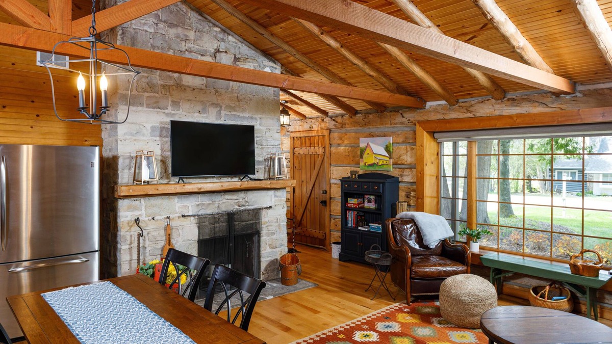 Ephraim Cabin | Adorable Pet Friendly Cottage in the Heart of Ephraim! Great WiFi