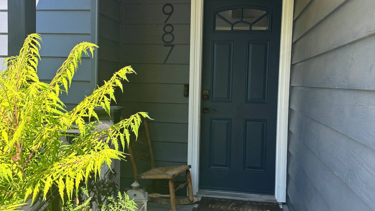 Redmond House | Adorable Pet-Friendly House - Walking Distance to Downtown and Dry Canyon