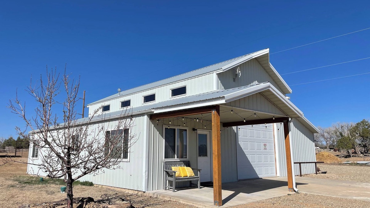 Cortez House | Adorable private bungalow on quiet horse and hay farm near Mesa Verde