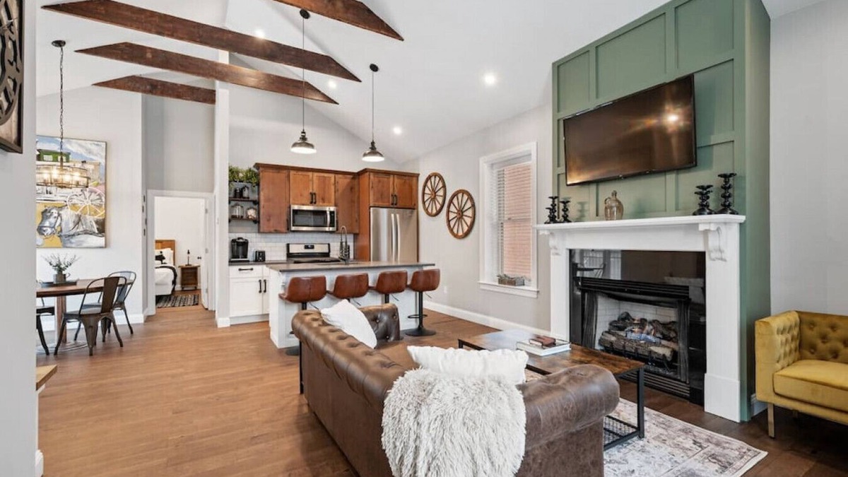 Manchester Apartment | Adorable Reymer Carriage Repair Loft!