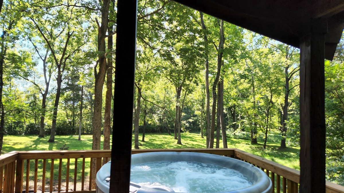 Luray Cabin | Adorable river front cabin ,with hot tub on the River