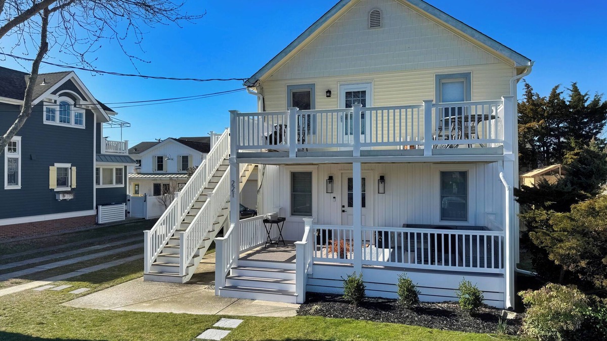 Stone Harbor Condo | Adorable Second Story condo near the Beach and Heart of Stone Harbor!