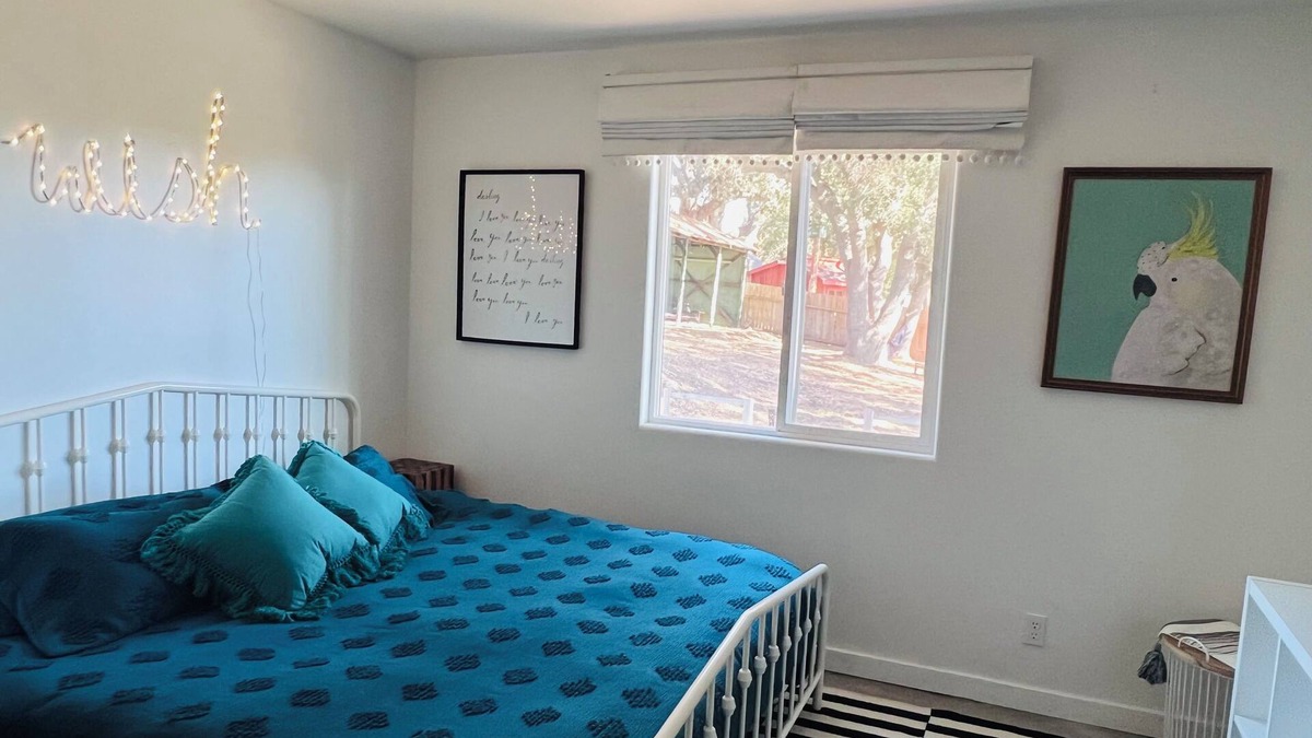 Meiners Oaks House | Adorable space with entertainment barn