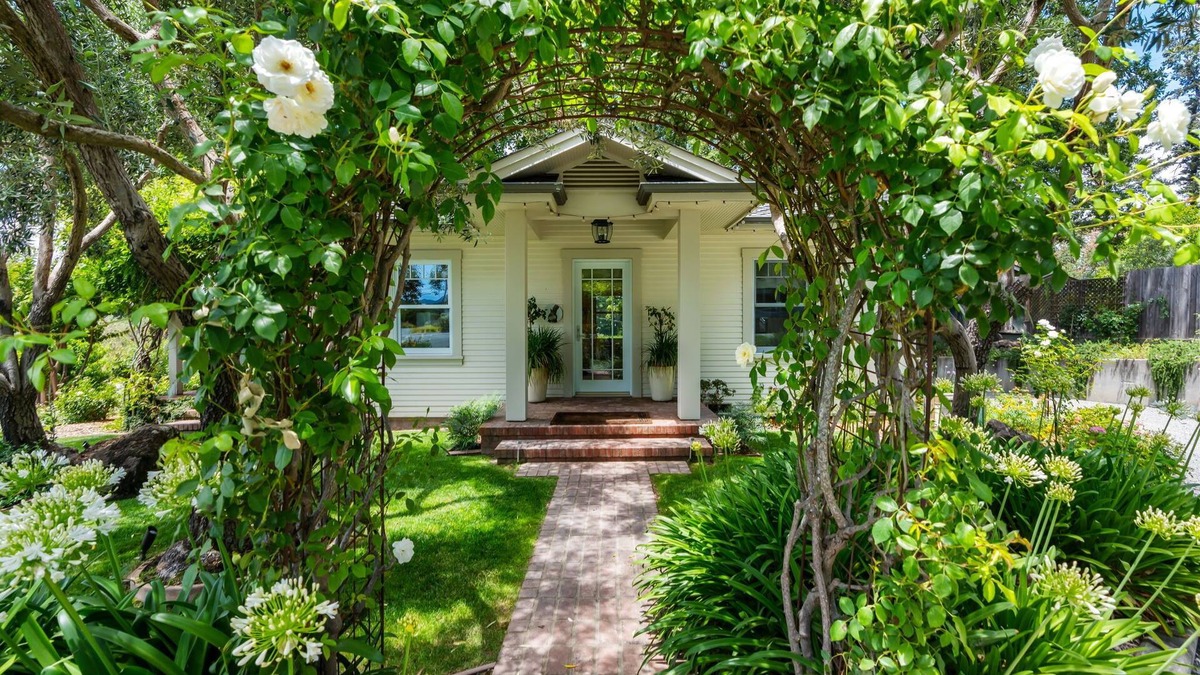 Vichy Springs House | Adorable studio cottage on 3.5 acres in Napa