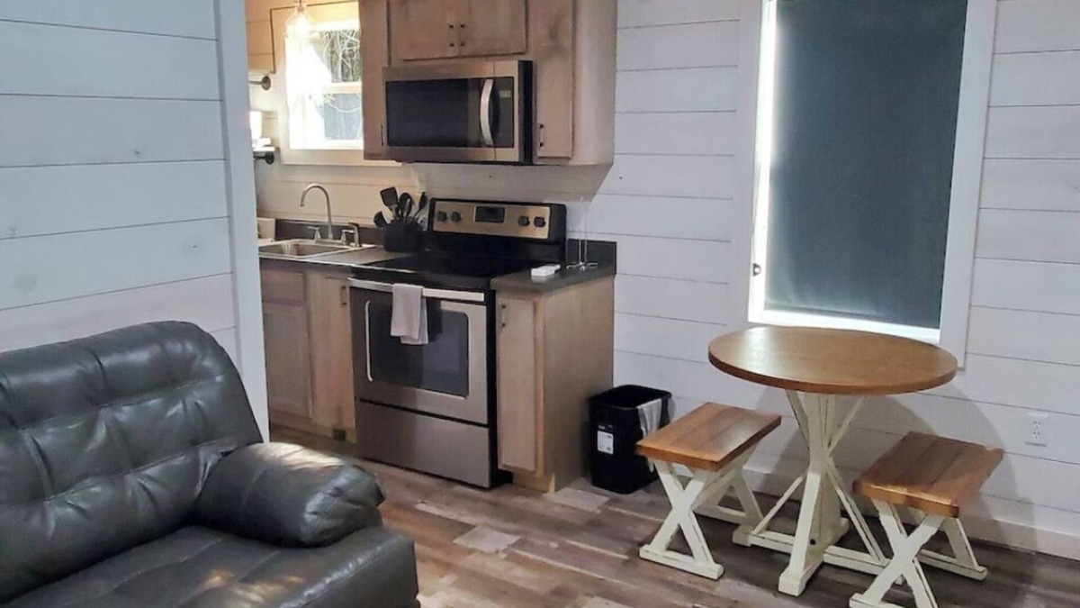 Guntersville Apartment | Adorable Tiny House Cabin- Lake Guntersville