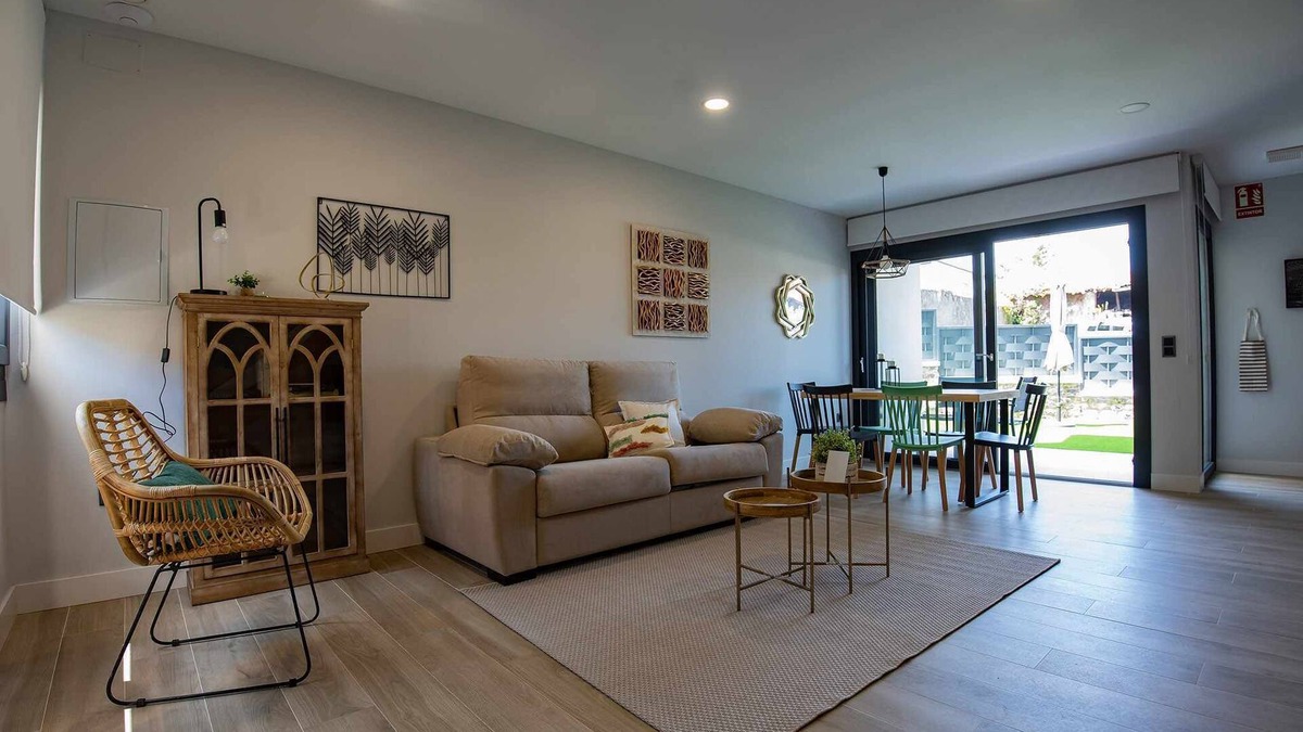 Poo Apartment | Adosado-duplex Marea Baja 1; Zona Playa, Ideal Familias, Parejas y Amigos