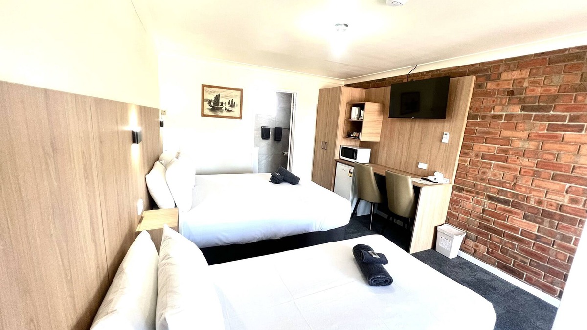 Forbes Hotel | Adrian Motel