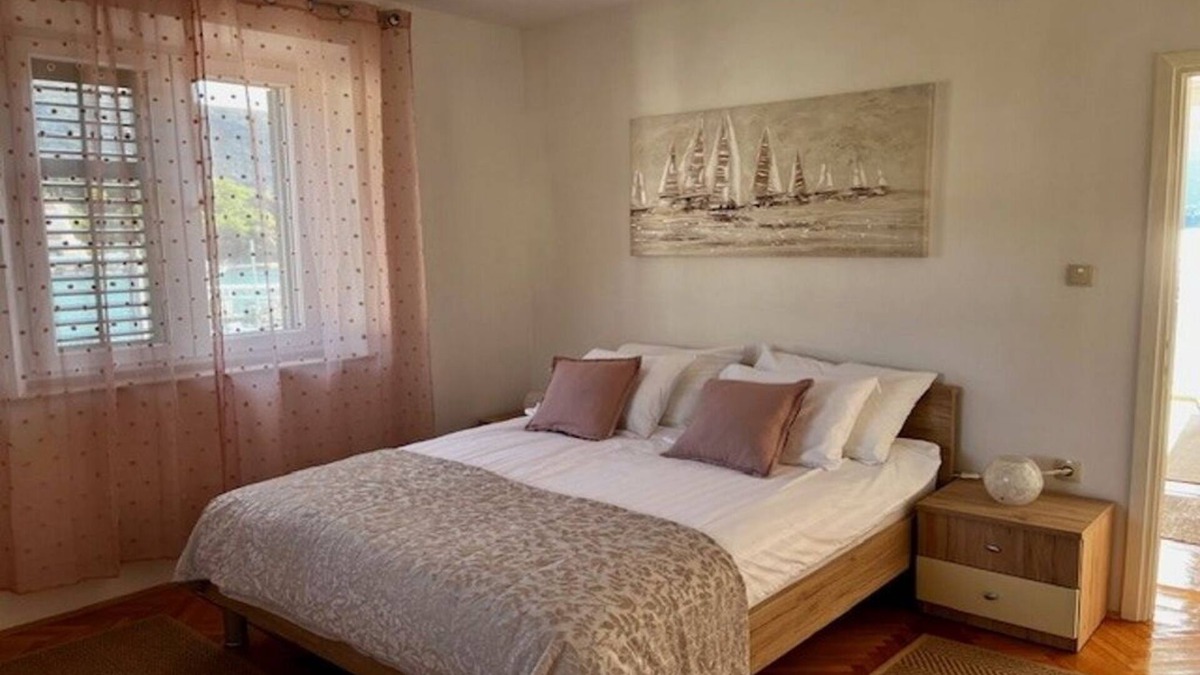Hodilje House | Adriatic Gem: Waterfront home Private Beach & Garden in Serene village near Ston