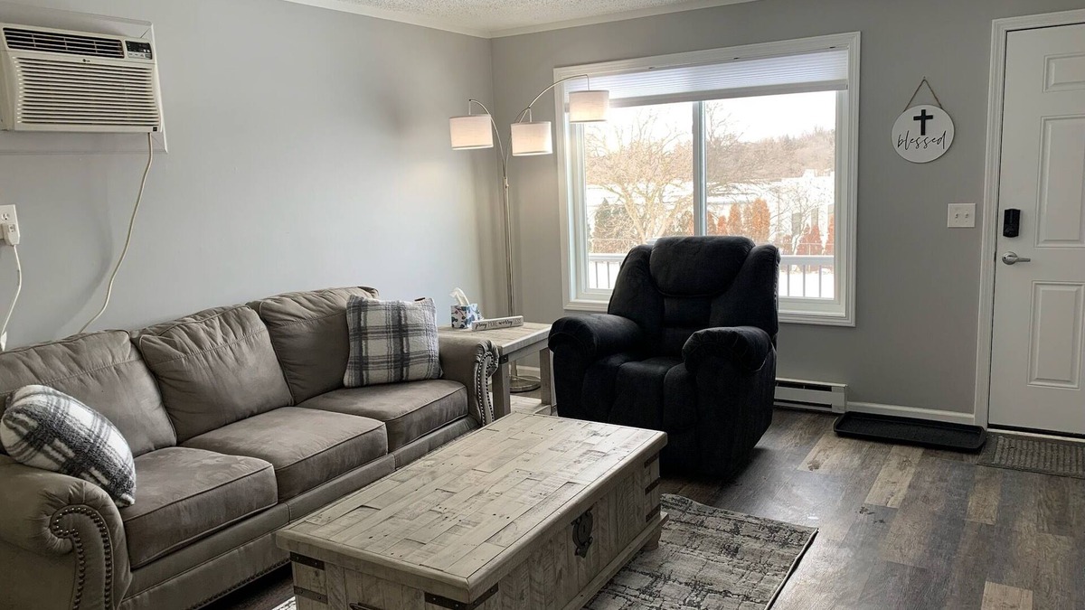 Holly Apartment | Adventure Acres- Suite B2