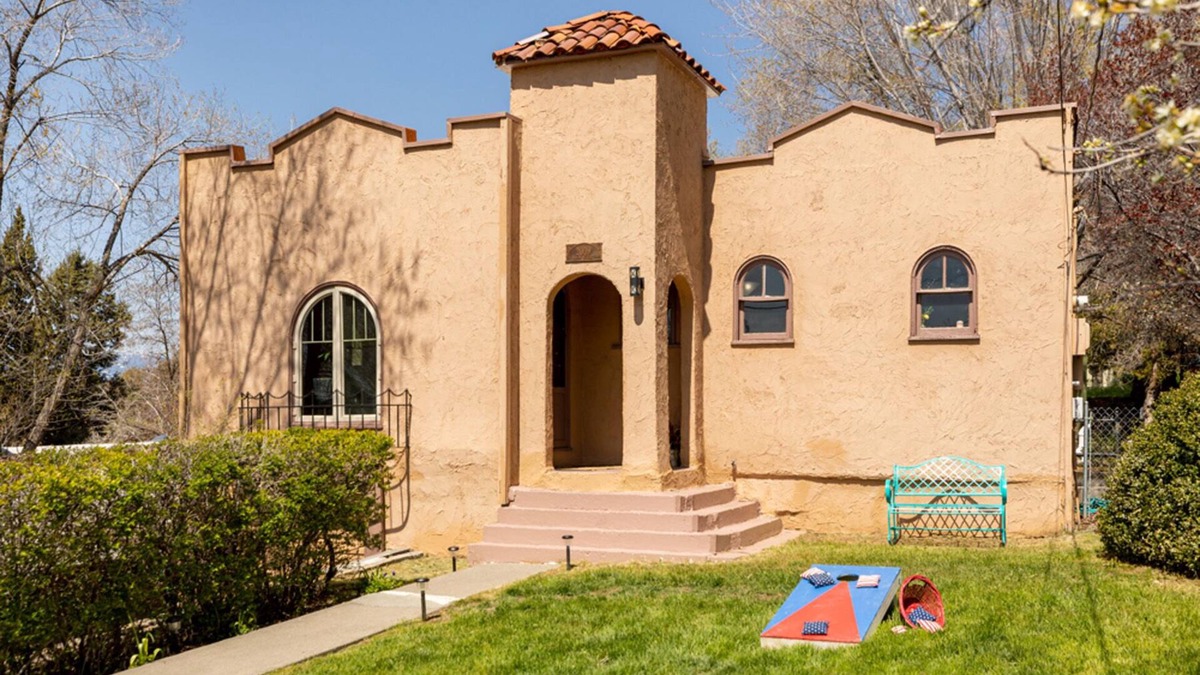 Altamont House | Adventure Basecamp- Updated Spanish Style home in Pacific Terrace neighborhood