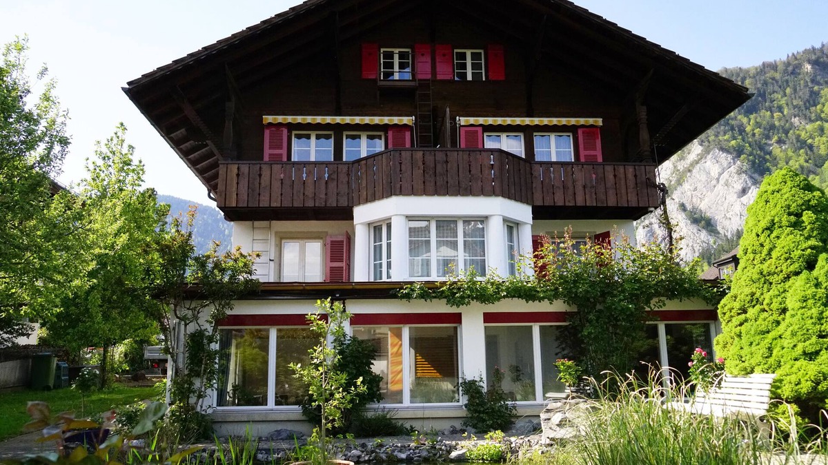 Unterseen Hotel | Adventure Guesthouse