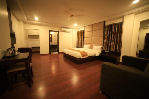 Air Force Area Hotel | Adya Inn