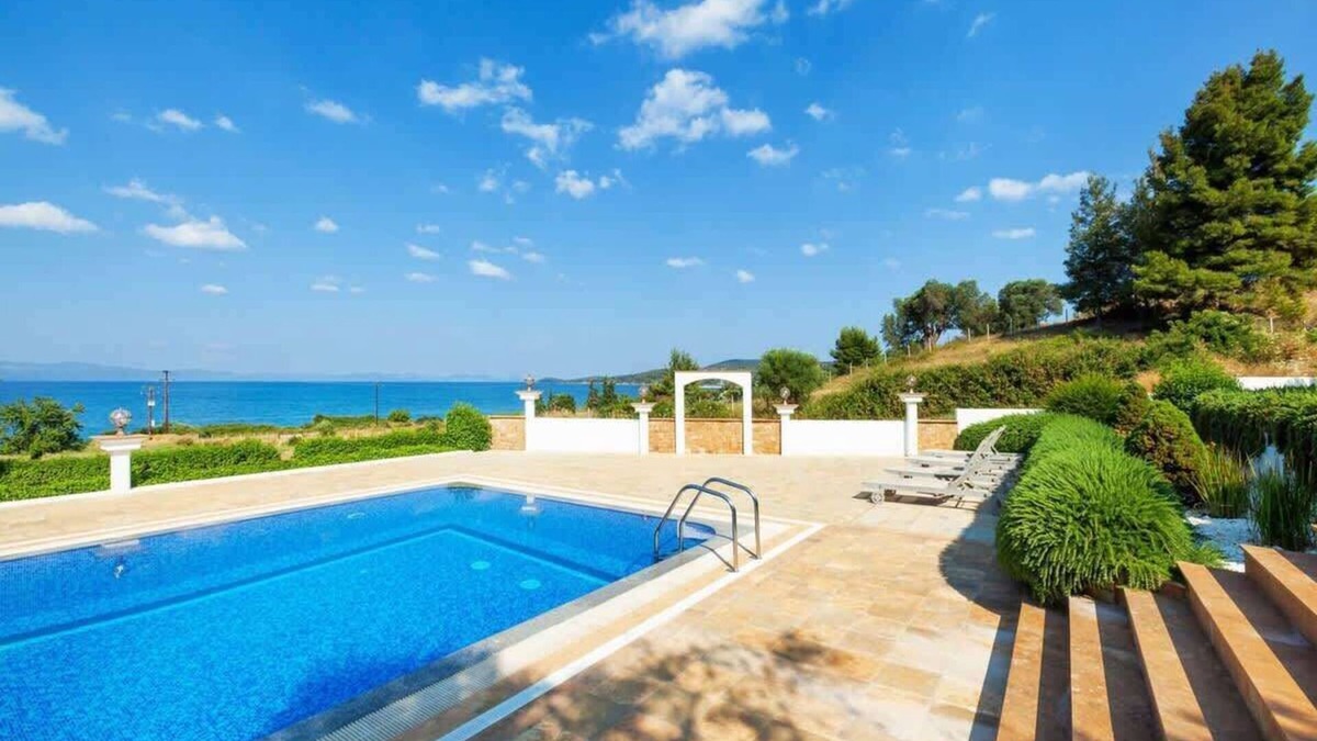 Kassandra Apartment | Aeolos Grand Suite w/Pool, Sea & Garden Views