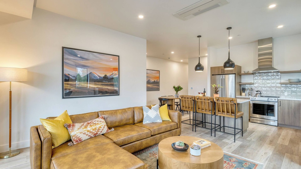Bend House | Aerie Modern 4 Unit Buyout | 4 Units w/Hot Tub + Mountain Views | Near Downtown